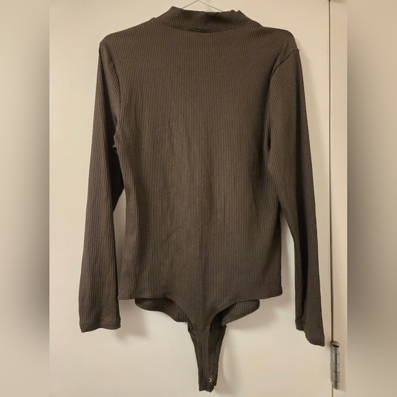 Abercrombie & Fitch Dark Green Ribbed Bodysuit - Picture 7 of 9